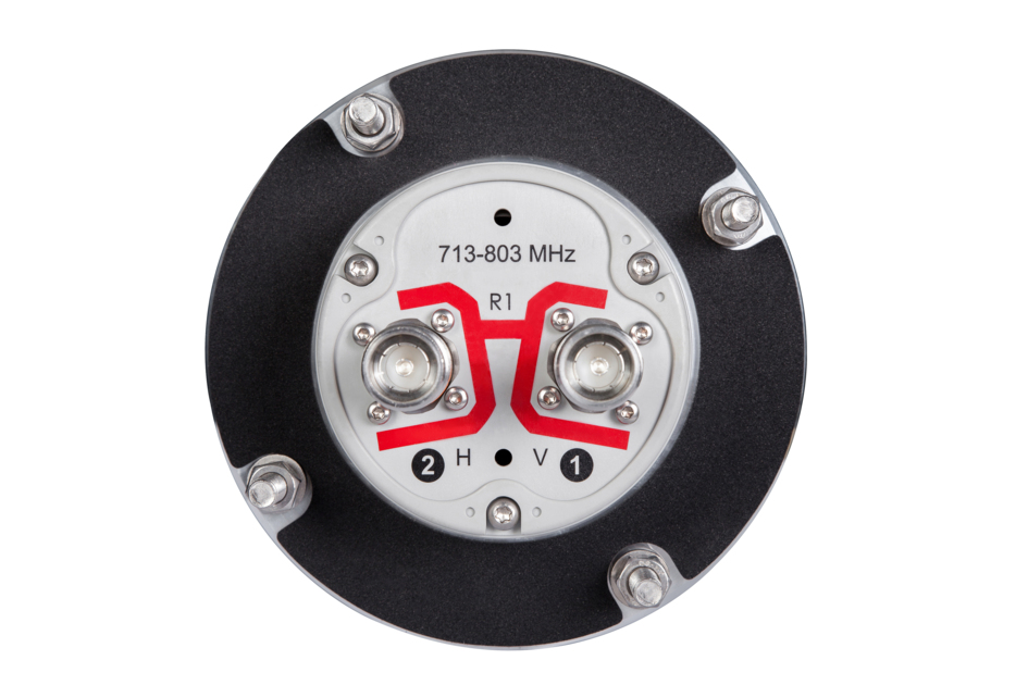 UNX001U-2P [UNX001U_2P_connector_end_view_straight_on_1_29_18_jpg]